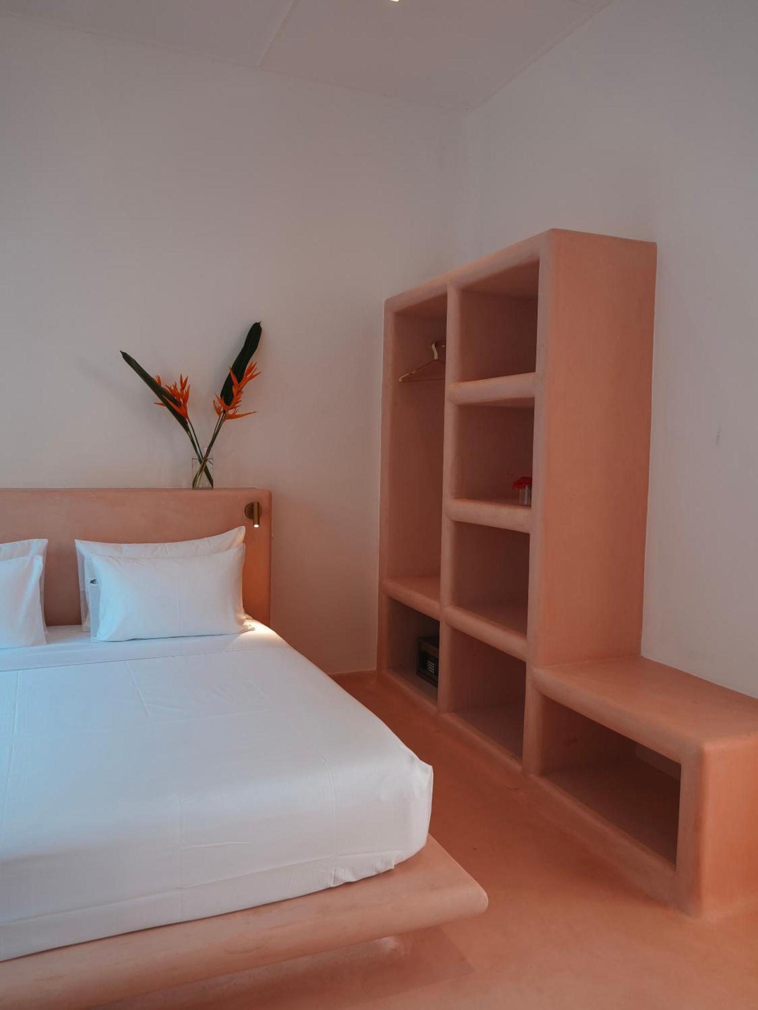Animals Hotel Ахангама Екстериор снимка
